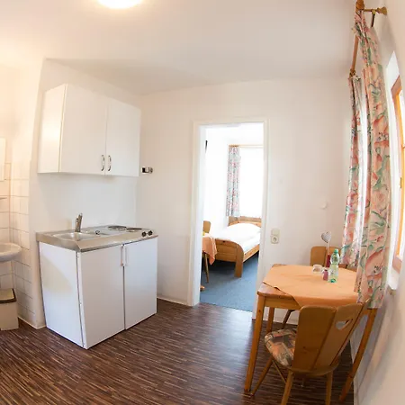 Boutiquehotel Goldene Rose - Self-check-in 3*