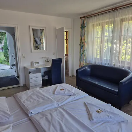 Boutiquehotel Goldene Rose - Self-check-in Hotel 3*